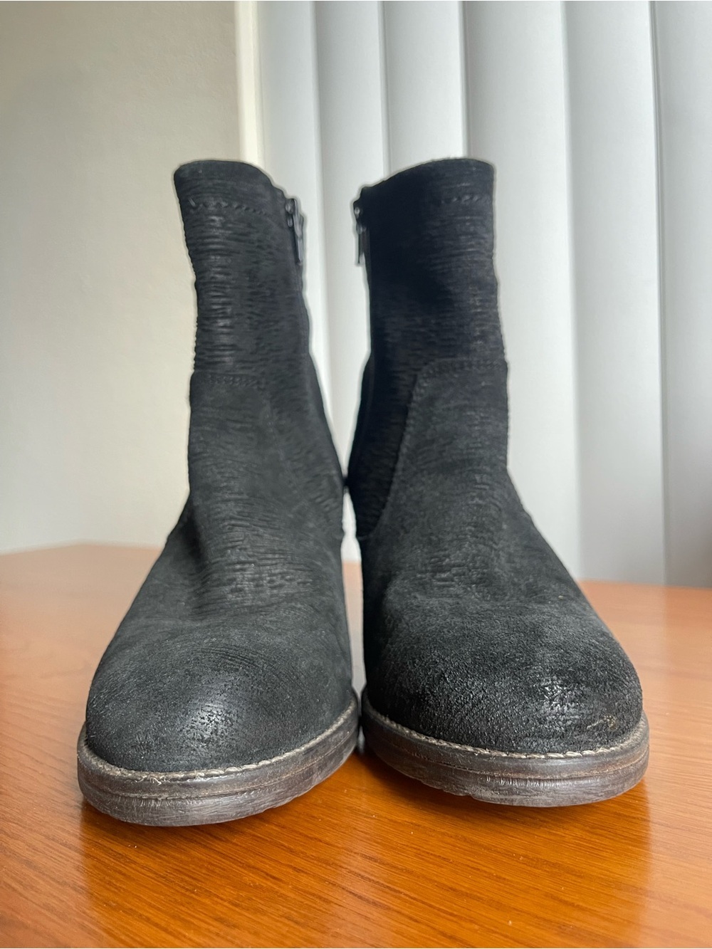 Taos Shaka 2 Ankle Boots Black Size 6-6.5 - Picture 8 of 12